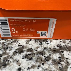 Toddler Nike revolution 5. Size 9c grey/platinum
